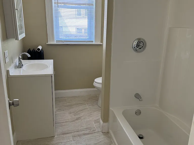 415 Blackstone St #1 — Photo 10