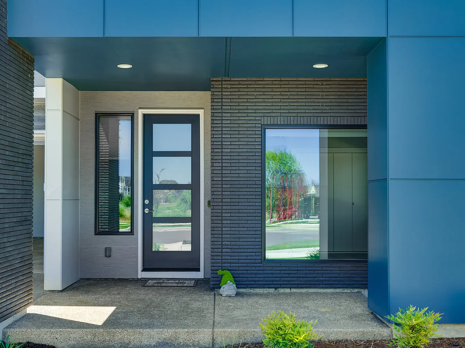 4 bed, 2800 sqft, $3,300 — Photo 3