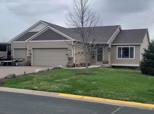885 Fox Ct, Nya, MN 55397