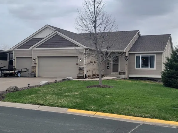 885 Fox Ct, Nya, MN 55397