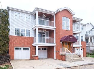 111 5th St APT C, Pittsburgh, PA