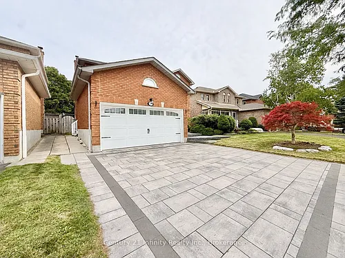 11 Meadowglen Dr Photo 1