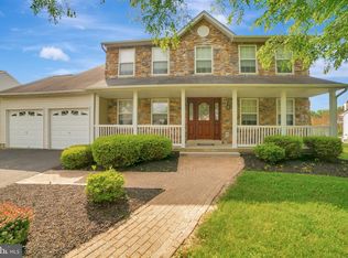 221 Snapdragon St, Warrington, PA 18976