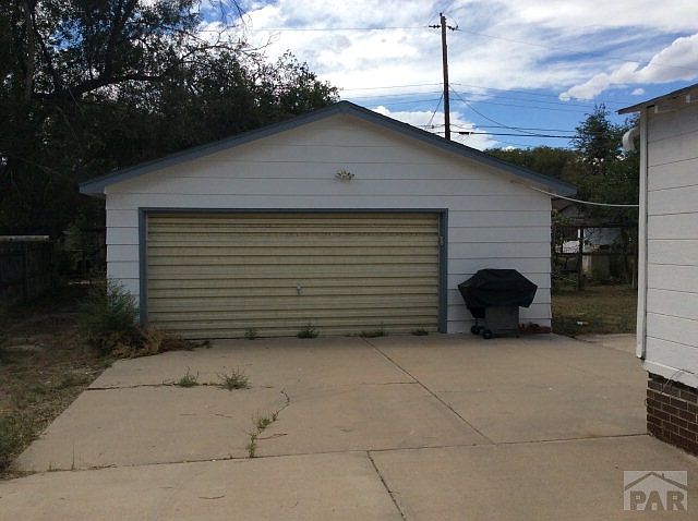 2nd image of 2929 2nd Ave