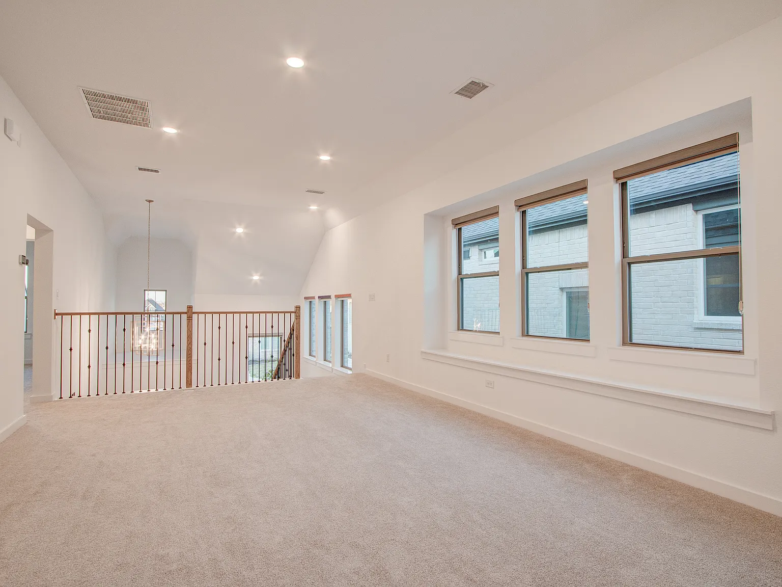3 bed, 2350 sqft, $2,800 — Photo 3