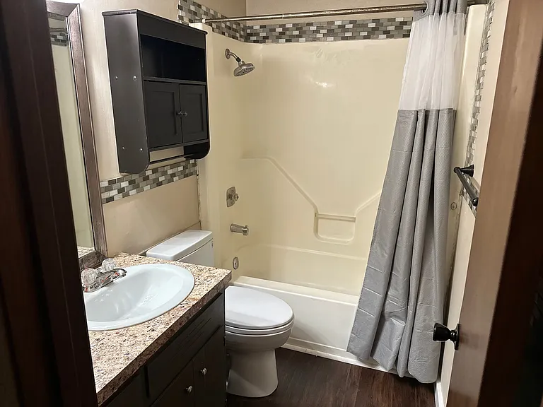 2534 W Lombard St — Photo 18