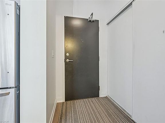 4th image of 85 Duke St W #103