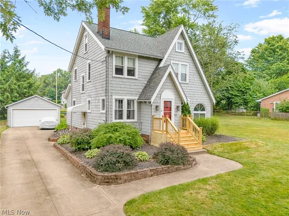 2231 34th St NW, Canton, OH 44709