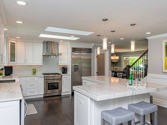 3rd image of 219 Southwick Ln