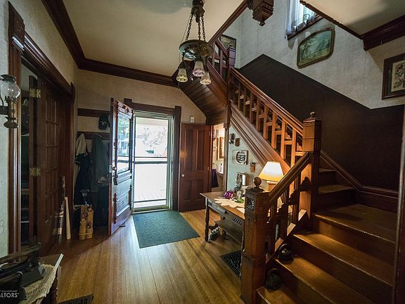 515 3rd Ave N Clear Lake Ia Mls Zillow