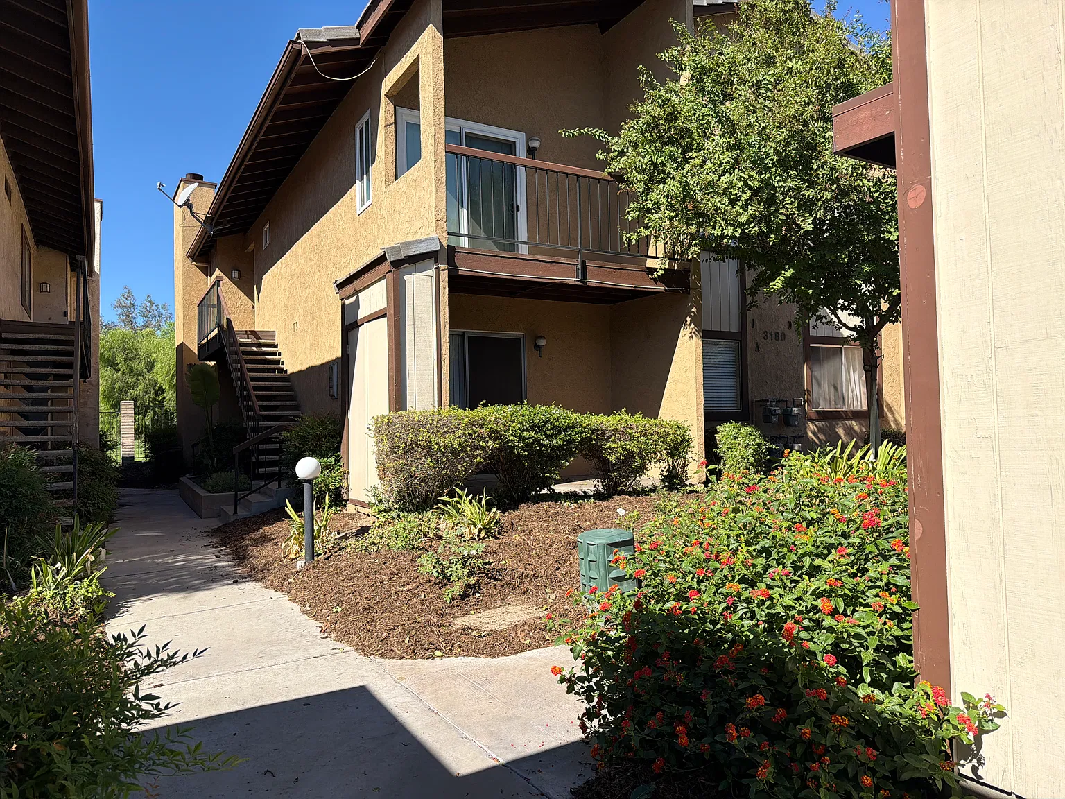 2 bed, 1124 sqft, $2,195 — Photo 1