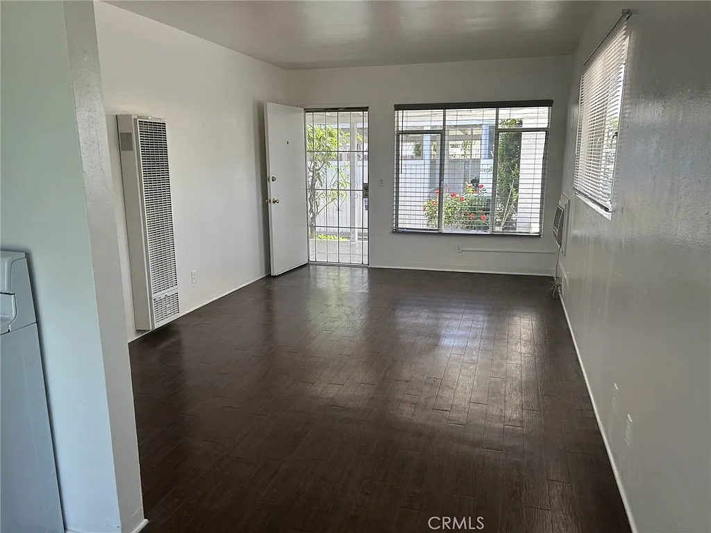 1 bed, 800 sqft, $1,350 — Photo 3