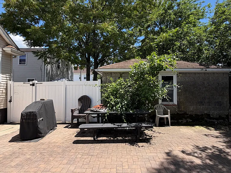 196 Eldridge St — Photo 5