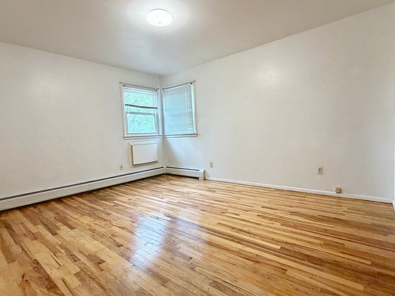 4th image of 32 N Rhett Ave Floor 2