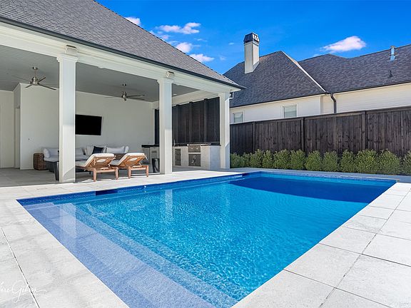 4th image of 1072 Winterberry Ln