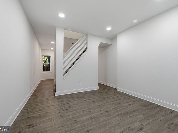 4th image of 1004 N Pine St