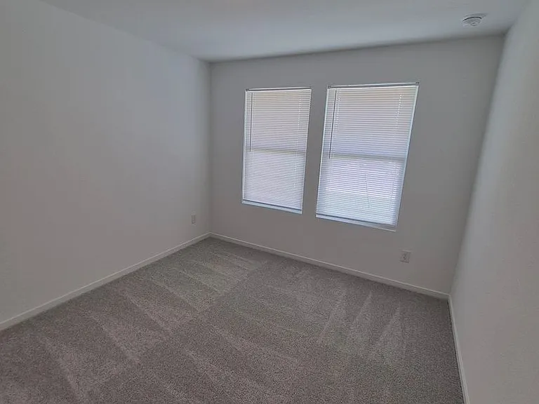 3164 Dispatch Dr — Photo 2