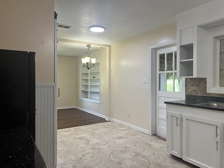 108 Azalea Dr — Photo 4