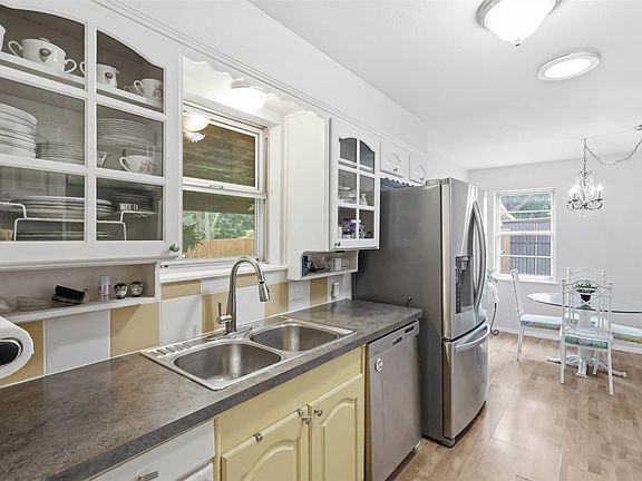 5th image of 6104 Cliffside Dr