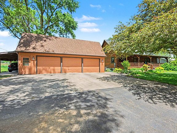 2nd image of 46968 Meadow Ln