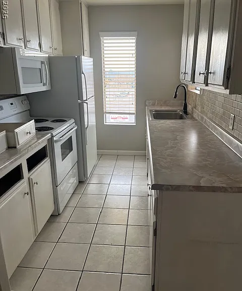 870 Avenue B #205 — Photo 2