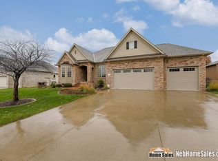 9230 Wildfire Rd, Lincoln, NE 68512