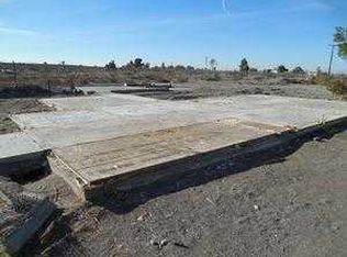 4045 Kreuer Rd, Phelan, CA 92371