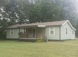 3006 N Oxford St, Claremont, NC 28610