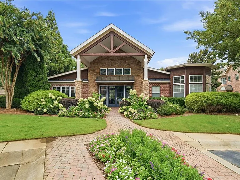 1231 Ashford Creek Park NE — Photo 40