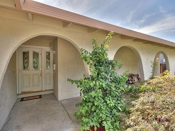 4th image of 1270 Butterfly Dr