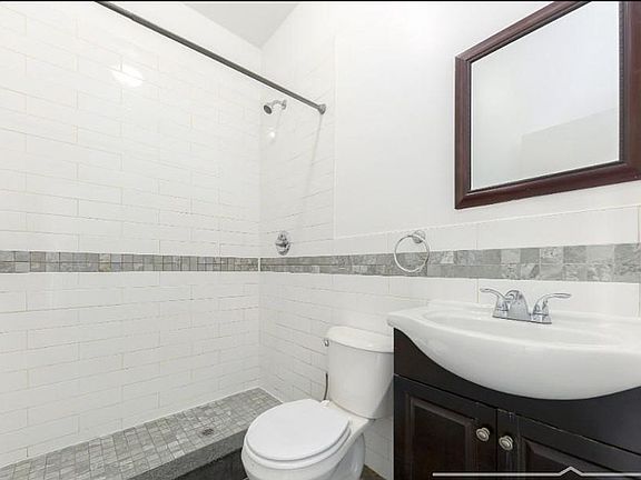 4th image of 1342 Jefferson Ave #2