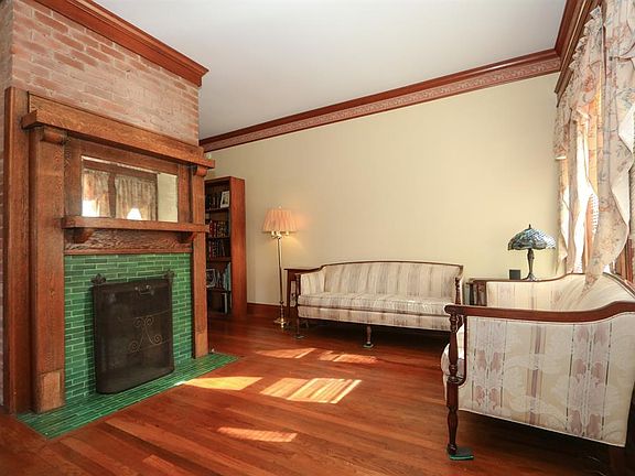 3rd image of 40 Hillsdale Ave