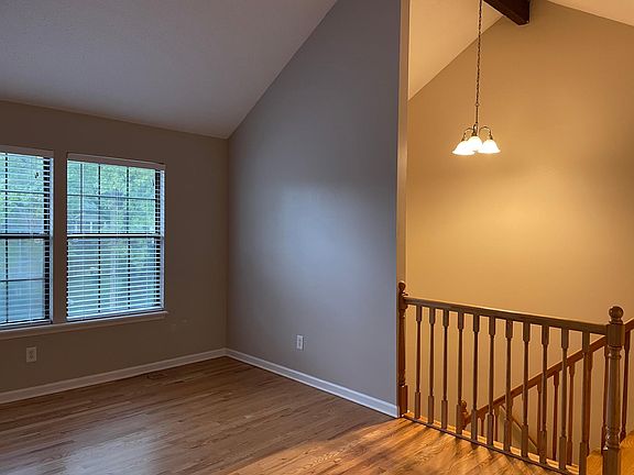 3rd image of 4613 Wyoming St