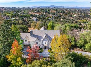 5 Rolling View Ln, Fallbrook, CA 92028