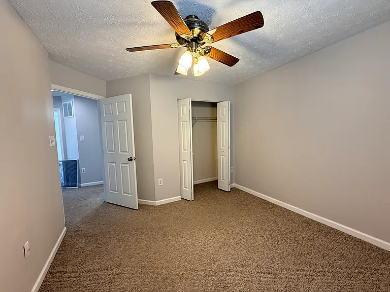 235 Eisenhower Ct — Photo 16