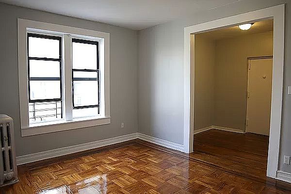 1st image of 590 Parkside Ave #12