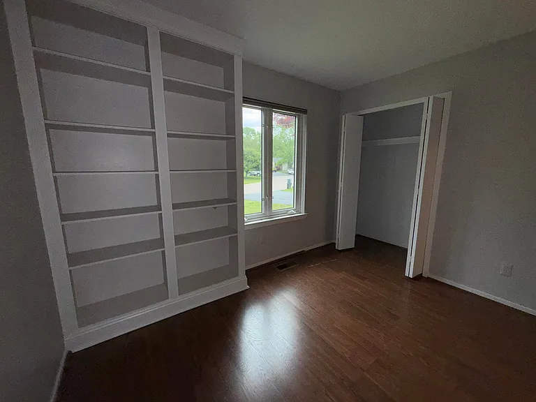 741 Woods Ct — Photo 17