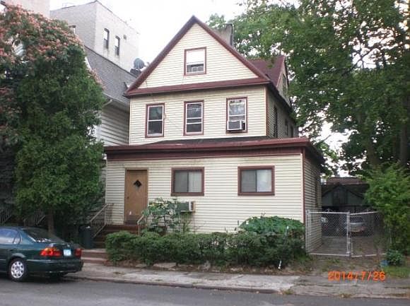 2nd image of 954 E 12th St