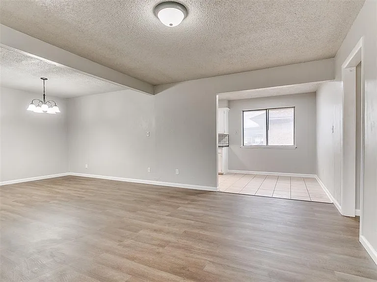923 SW 3rd St — Photo 11