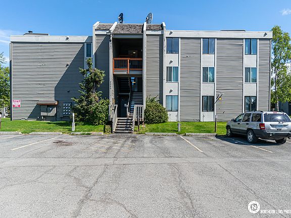 3rd image of 4660 Reka Dr APT D4