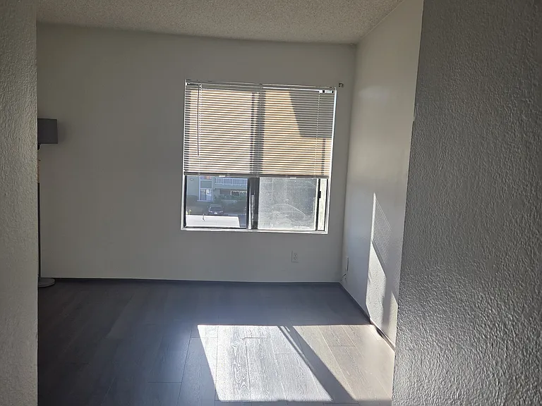 1050 E Washington Ave E #61 — Photo 2