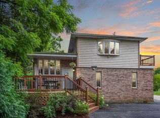 28645 W North Dr, Barrington, IL 60010