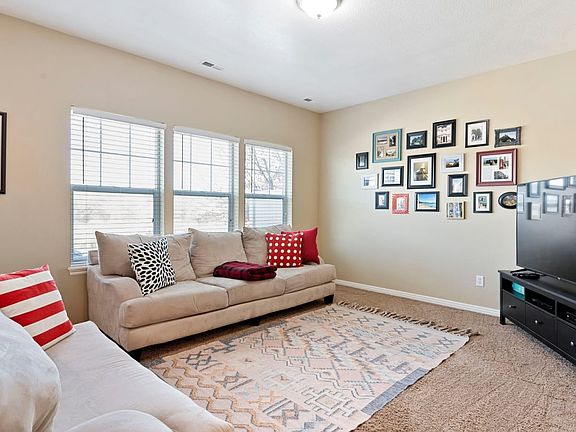 3rd image of 859 W Jordan Oaks Ct