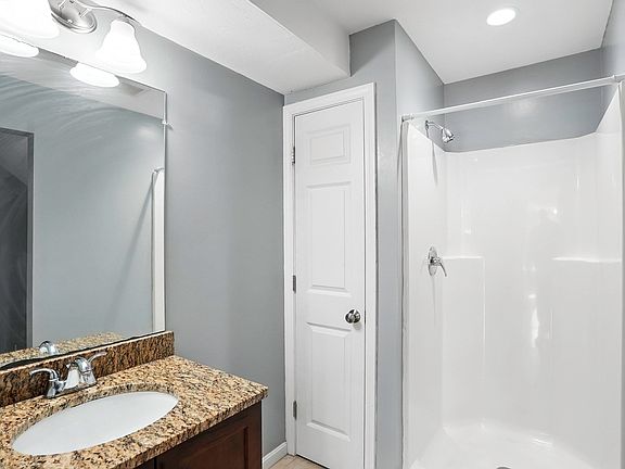 3rd image of 411 America Blvd #411