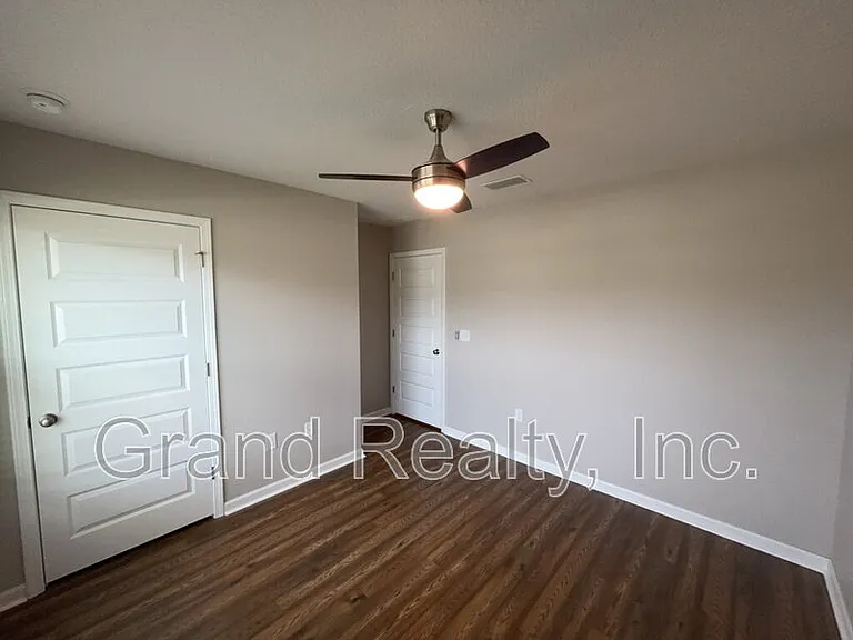 5583 Guinevere Ln — Photo 15