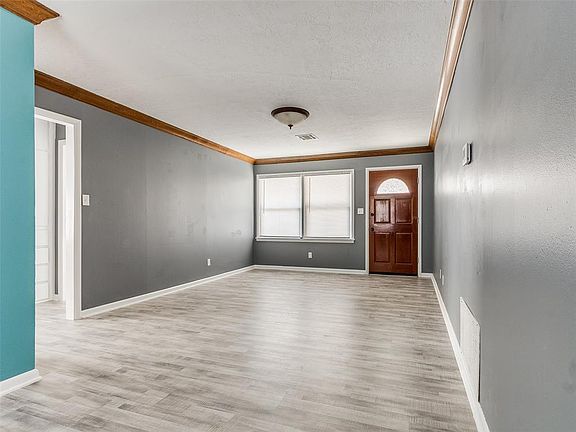 4th image of 1313 Dorchester Dr