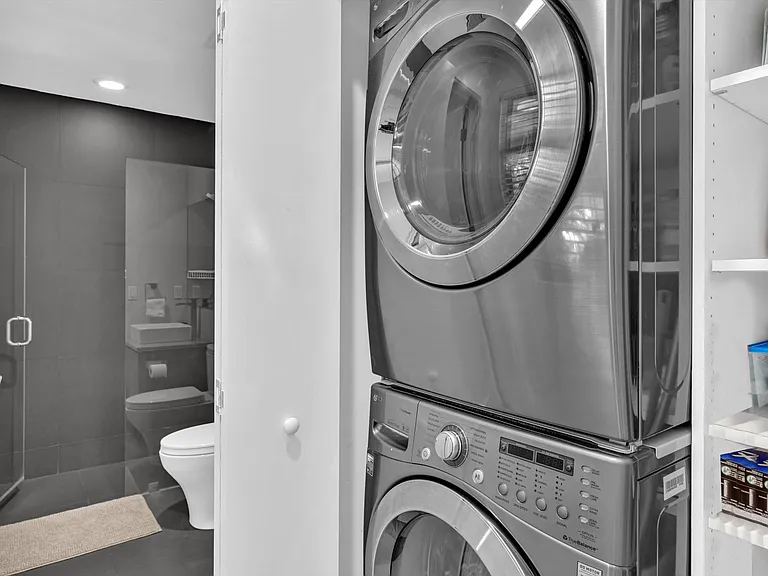 1640 NE 43rd St — Photo 55