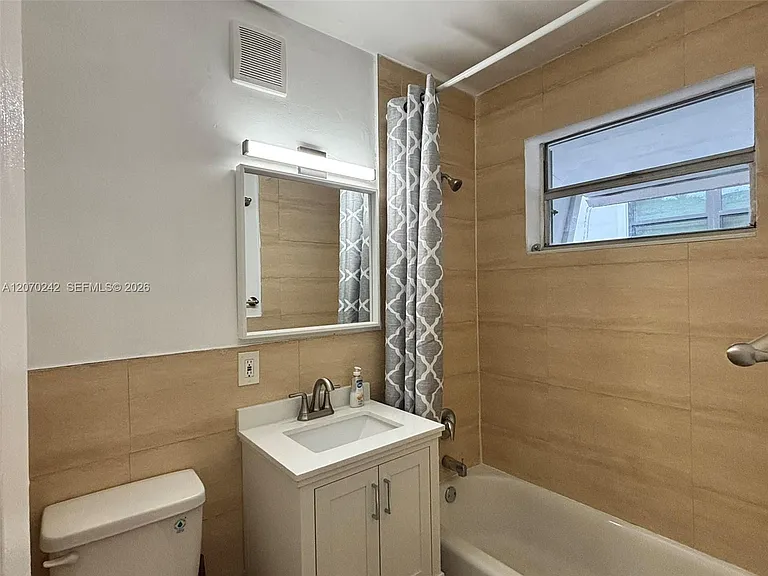 2980 SW 25th St #1 — Photo 3
