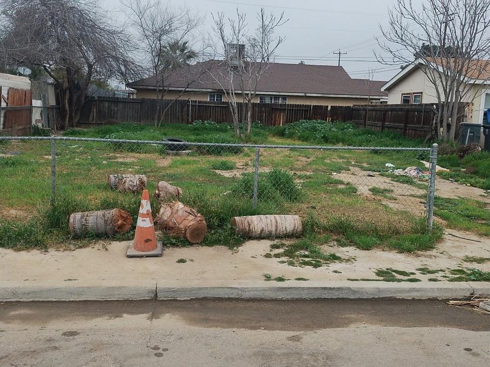 2nd image of 904 Curtis Dr