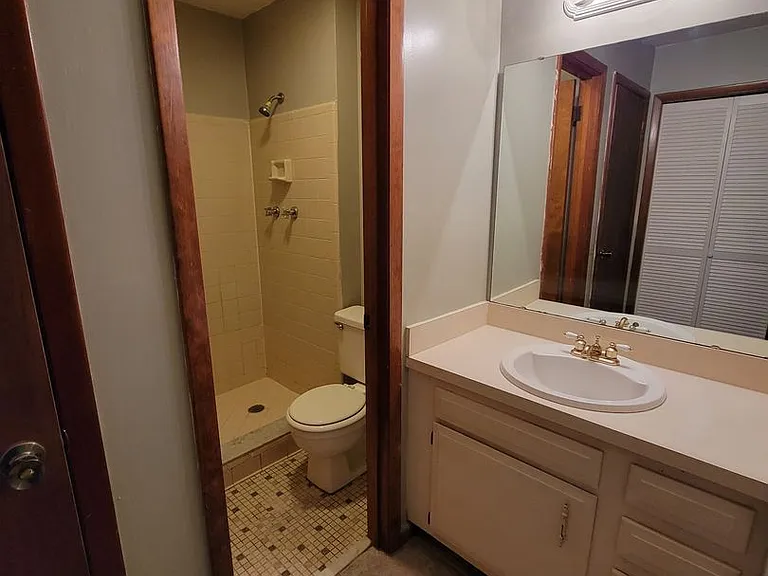 474 Newport Dr — Photo 12